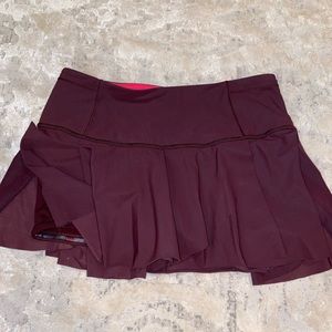 Lululemon Size 6 Maroon Tennis skort
